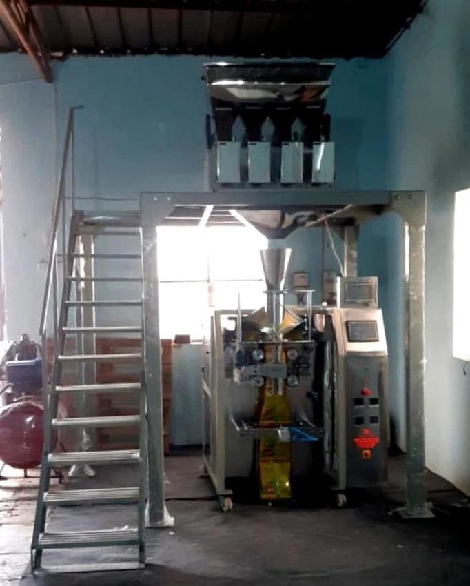 Center Seal Automatic Four Head Weigher Fully Pneumatic Pouch Packing Machine (Collar Type)