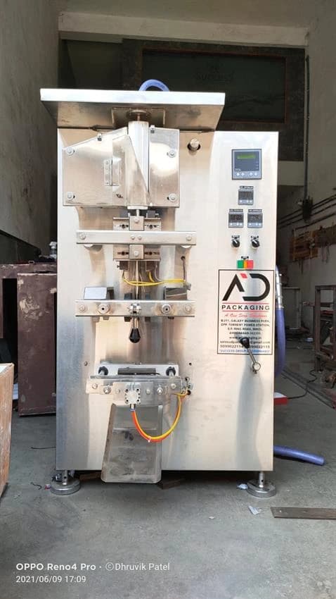 Liquid pouch packing machine Capacity: 15-20PPM