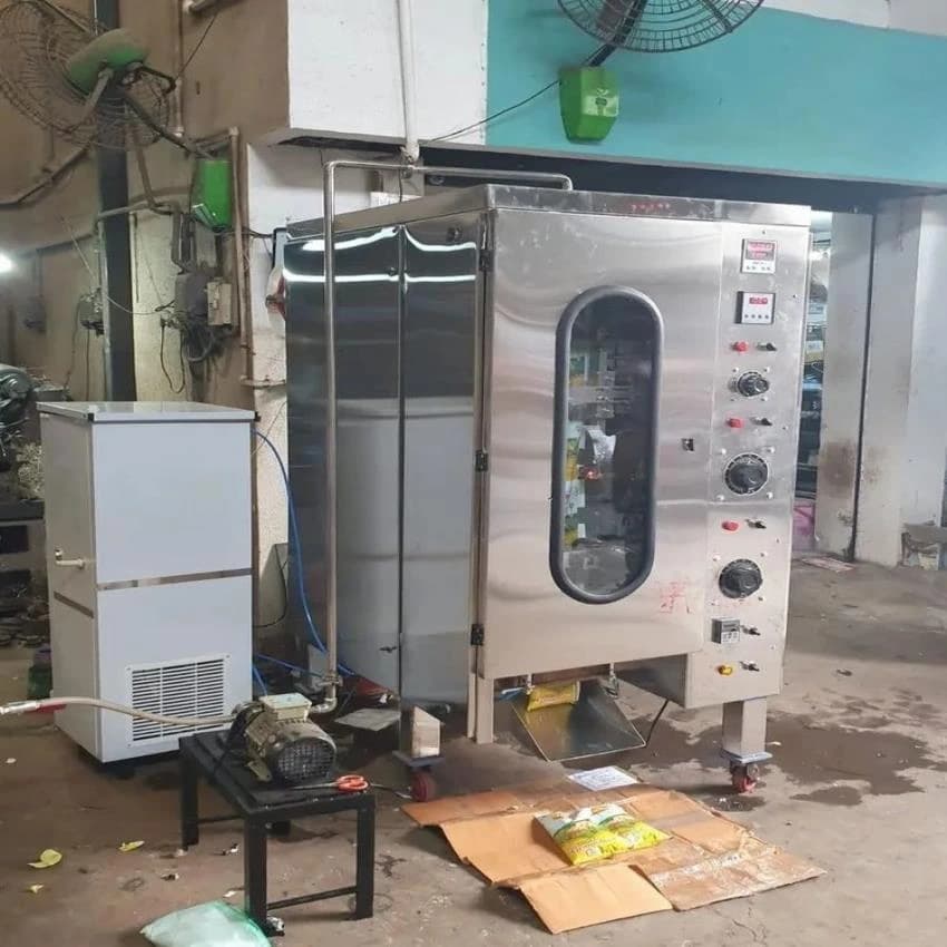 Stainless Steel Center Seal Ghee Pouch Packing Machine, For Liquid