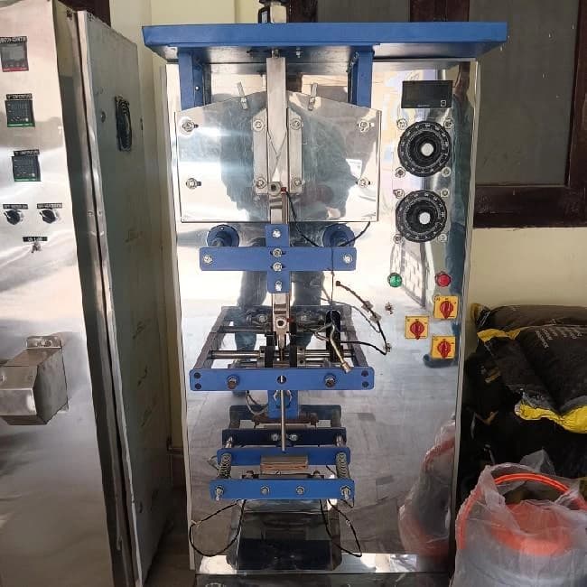 Fruit Juice Packaging Machine, 2000 BPH