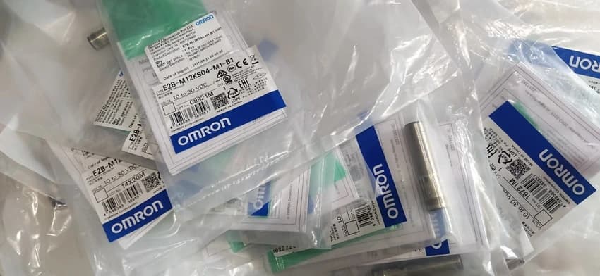 OMRON E2B-M12KS04-M1-B1 Inductive Proximity Sensor (10-30 V DC, 3-Wire PNP NO, 4 mm)