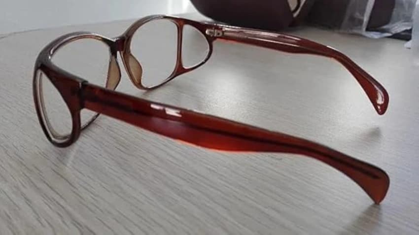 Black,Maroon Glass Lead Goggle
