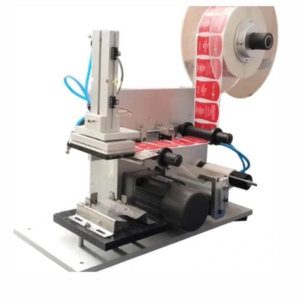 Flat Bottle Labeling Machine
