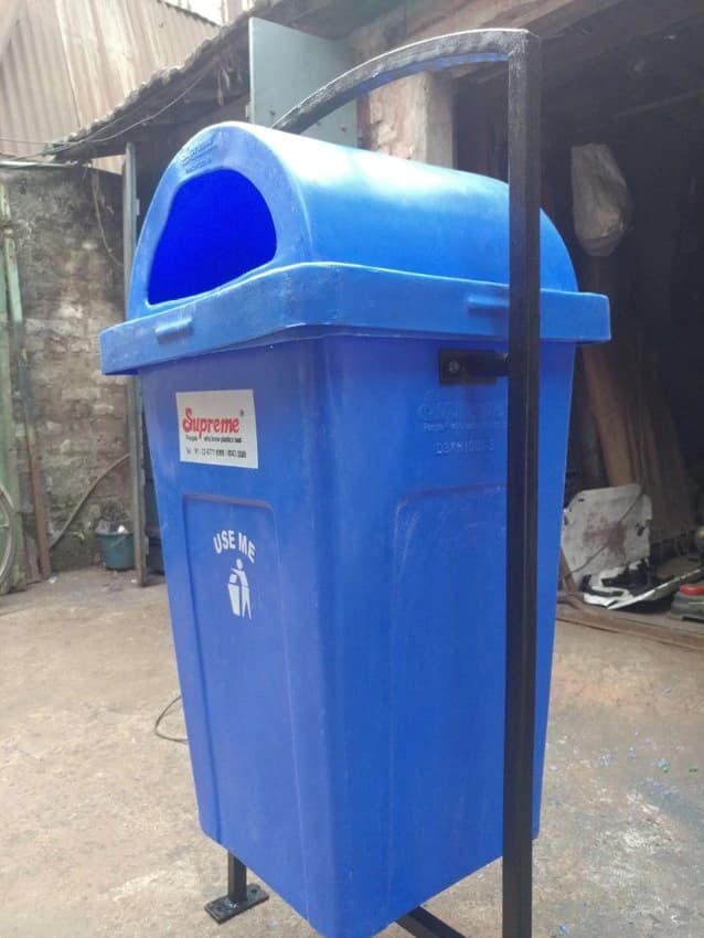 Plastic Waste Bin, Capacity: 100