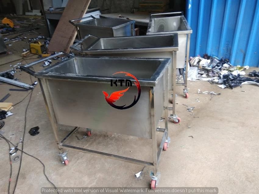 KTM SS Waste Plate Collection Trolleys, for Canteen, Size/Dimension: 24"X18"X30"