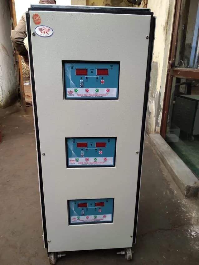 Automatic 3 Three Phase Air Cool Stabilizer, 20 KVA, 220 V