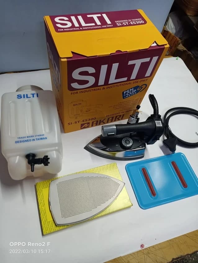 Steam Iron With Bottle