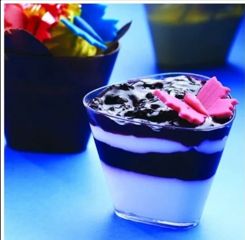 Acrylic Transparent D39-Triangle Big Dessert Cup, Capacity: 120 mL