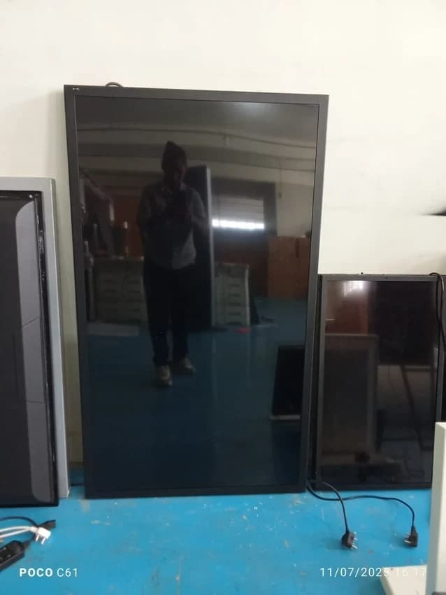 55 Inch Wallmount Display