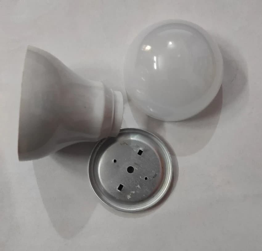 9W B22 Aluminium LED Bulb, 6500K, Cool White