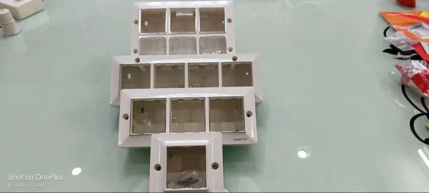 Snipper gold Polycarbonate Gang Box
