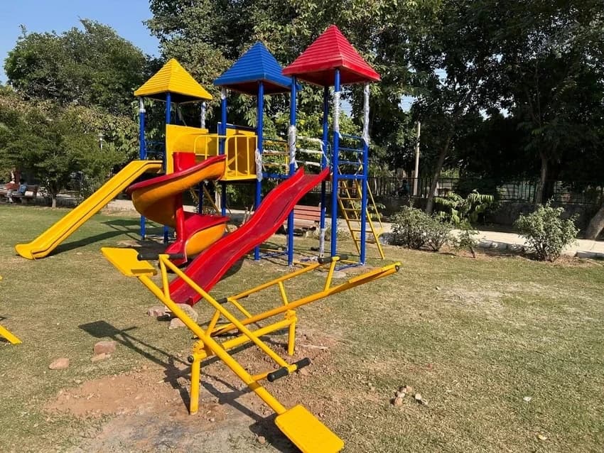 Fiberglass Playground Spiral Slide