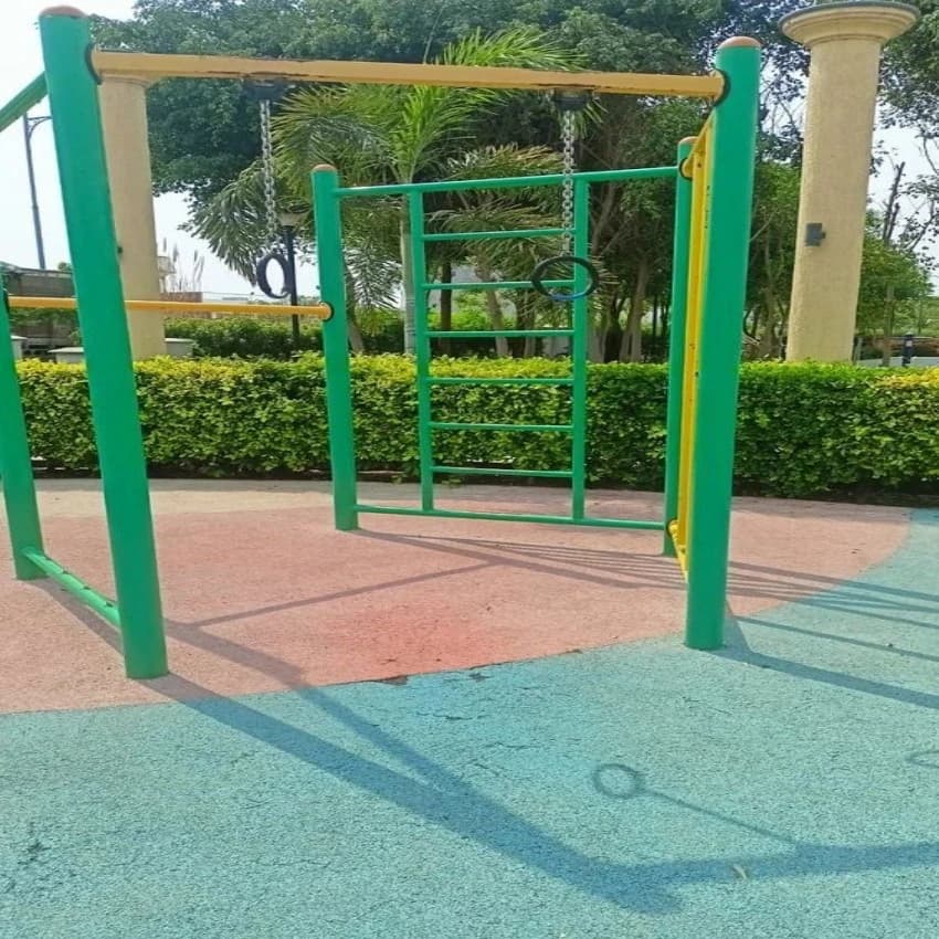 Green Mild Steel Monkey Bars Playground Equipment
