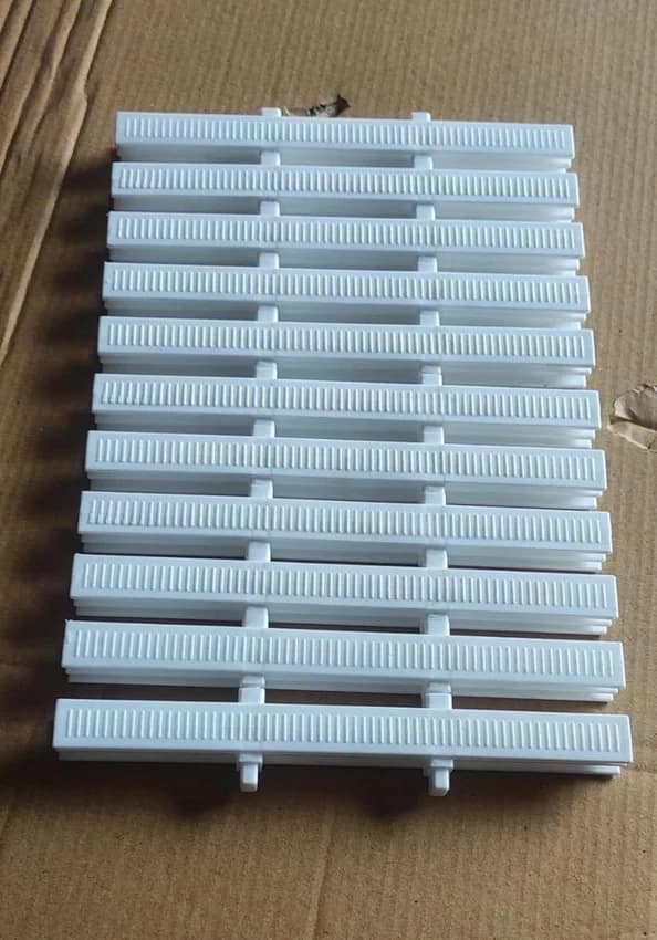 10 Inch Plastic Overflow Grating, 18
