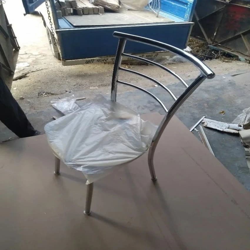 Black Metal Canteen Chair, For Office And Cafe