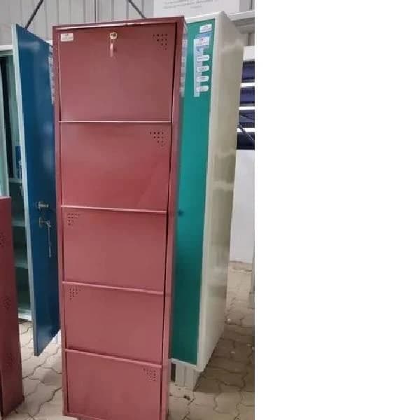 Wall mounted shoe rack