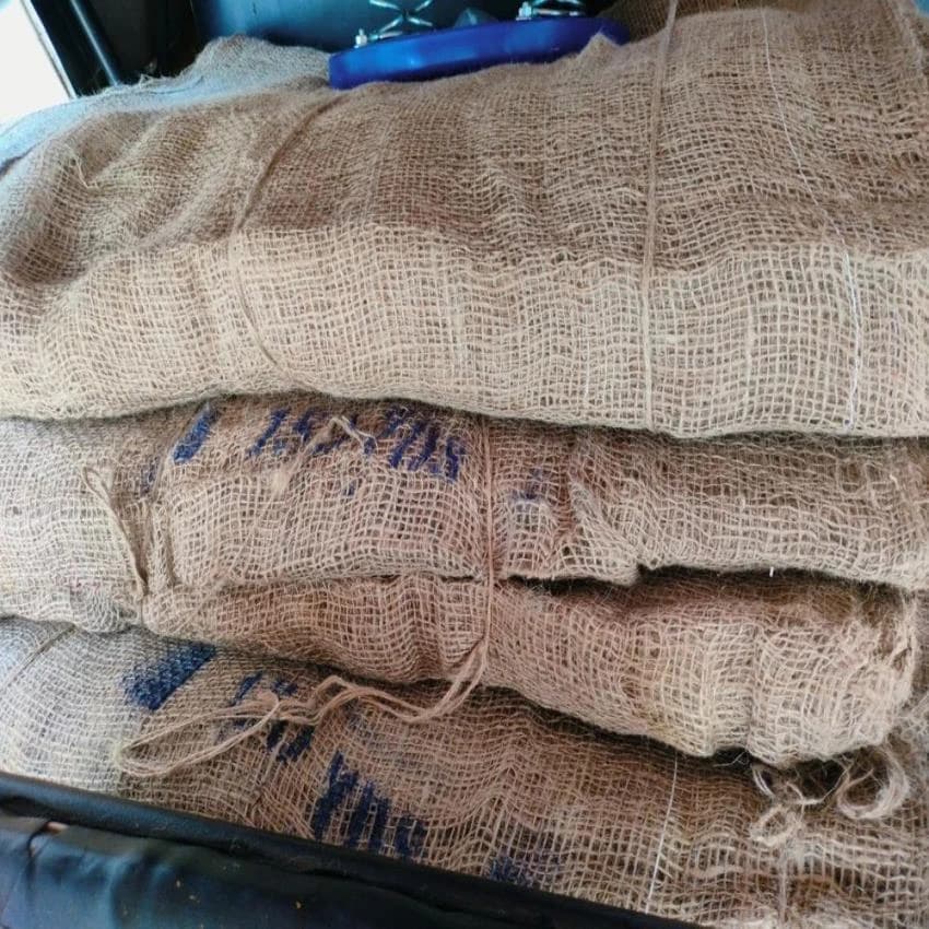 Khaki Hessan Cloth NEW, For Construction, Size/Dimension: 1mtr X 150 Mtr Per Roll