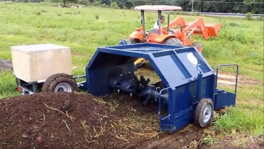 Mild Steel Compost Turner Machine, For Industrial
