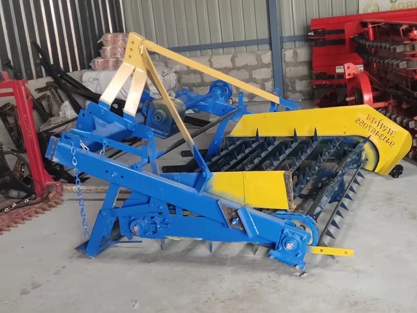 Mild Steel 35 HP Groundnut Digger Machine, 1 acre/hour