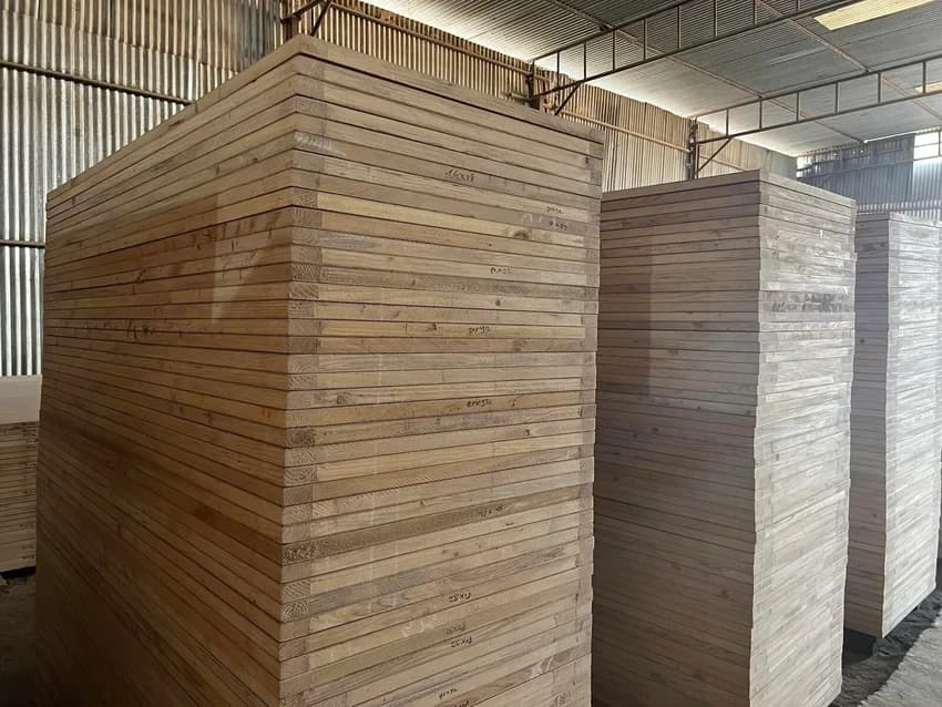 4 Feet Wooden Flush Door, For Apartment