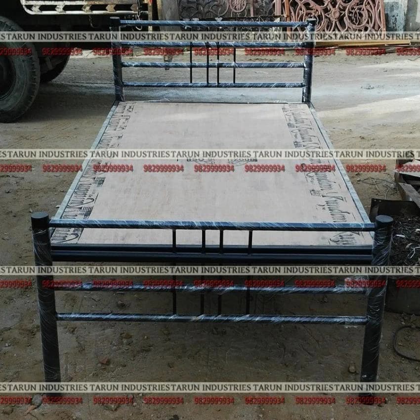 Black Iron Single Bed 003, Size: 6ft x 3ft