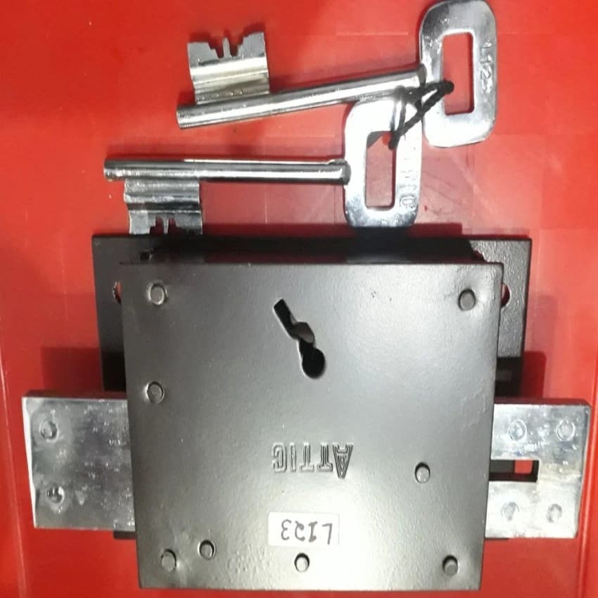 Iron Shutter Lock, Packaging Size: <10