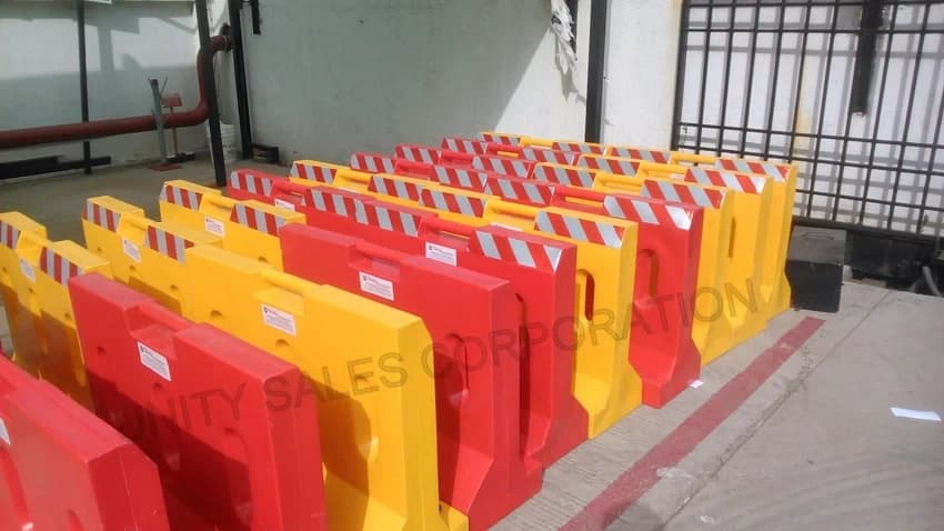USC 1000 Mm L X 750 Mm H X 350 Mm Base Width Water Fillable Barrier L Shape