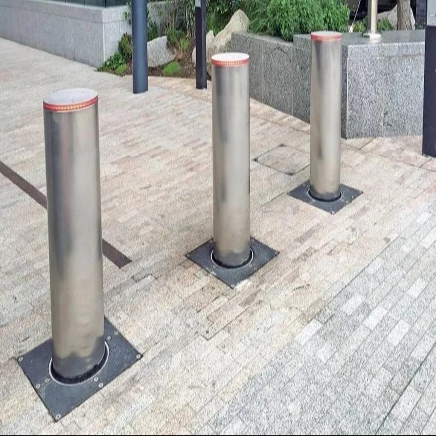 Stainless Steel Traffic Bollards, Nature: Removable