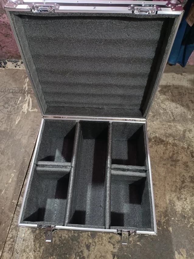 Par Light Flight Case with Aluminum Profile and Plywood/PVC Panels