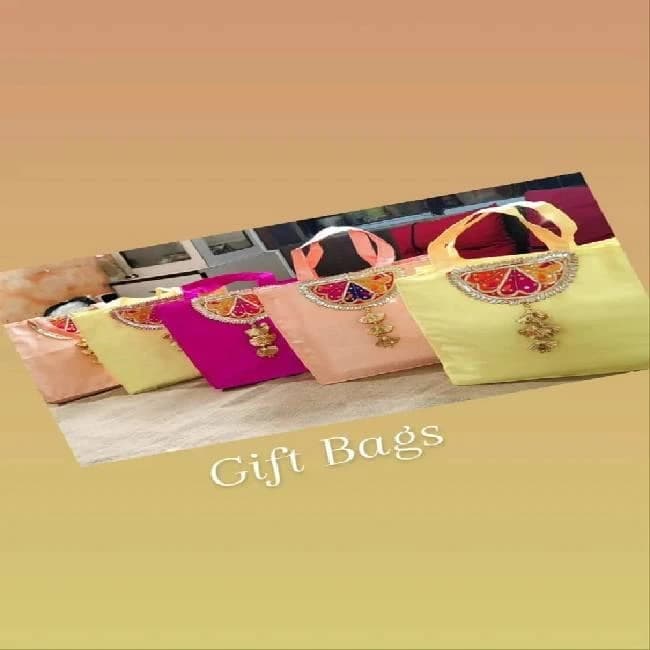 Multicolor Gifi Bag, Size: 10/10/4