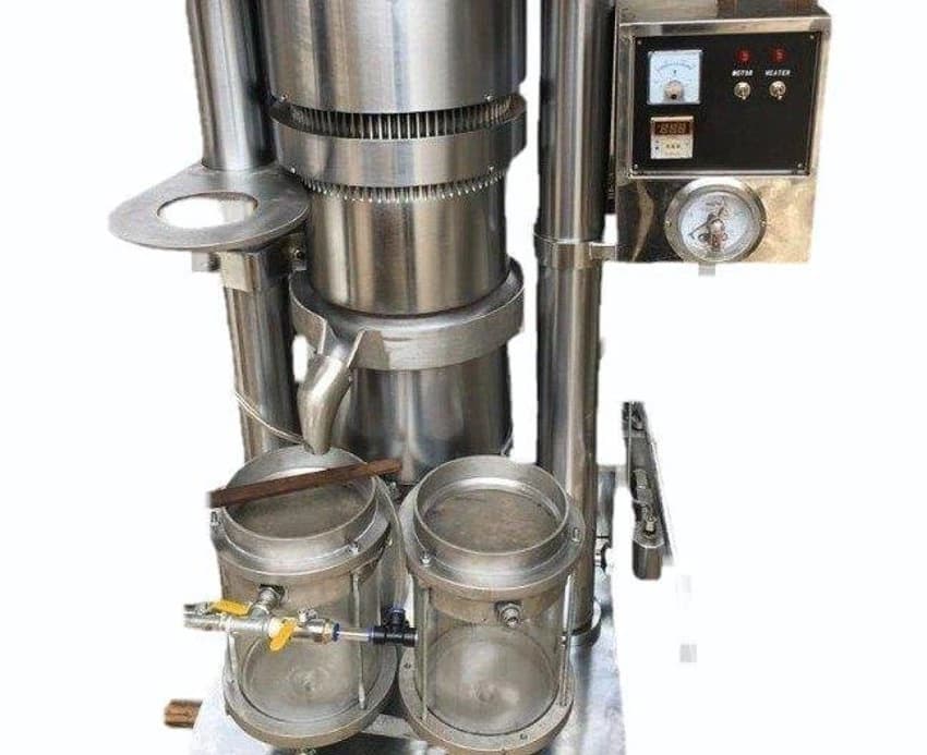 Cold Press Hydraulic oil expeller, Capacity: upto 1 ton/day