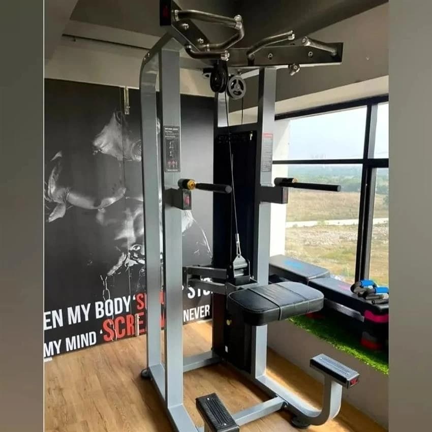 Assisted Chin Up Machine, Number Of Stations: 4