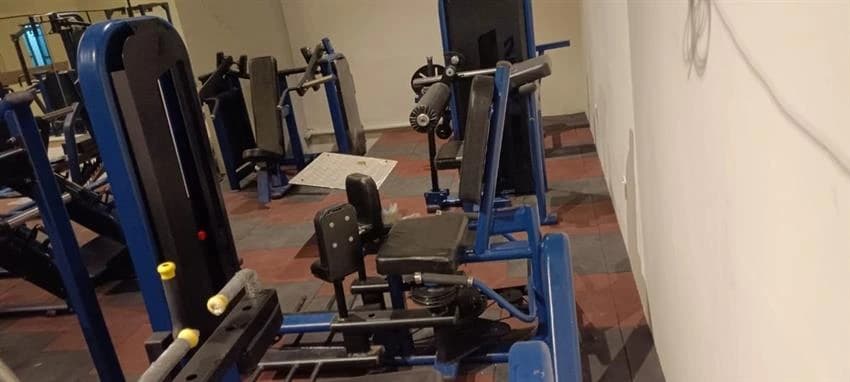 Commercial Integrated Gym Trainer Inner Outer Thigh, Weight: 80 kg