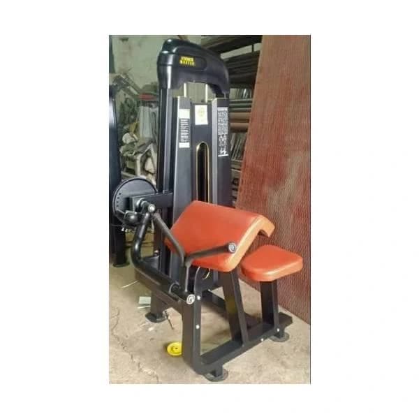 Preacher Curl Machine