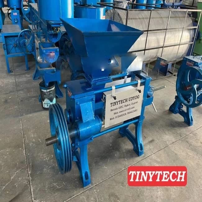 Electric Coconut Oil Mill Machinery, Capacity: 3000 Kg/Day Crushing, 10 HP Only
